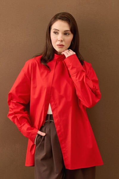 Kırmızı Ön Yırtmaçlı Gömlek