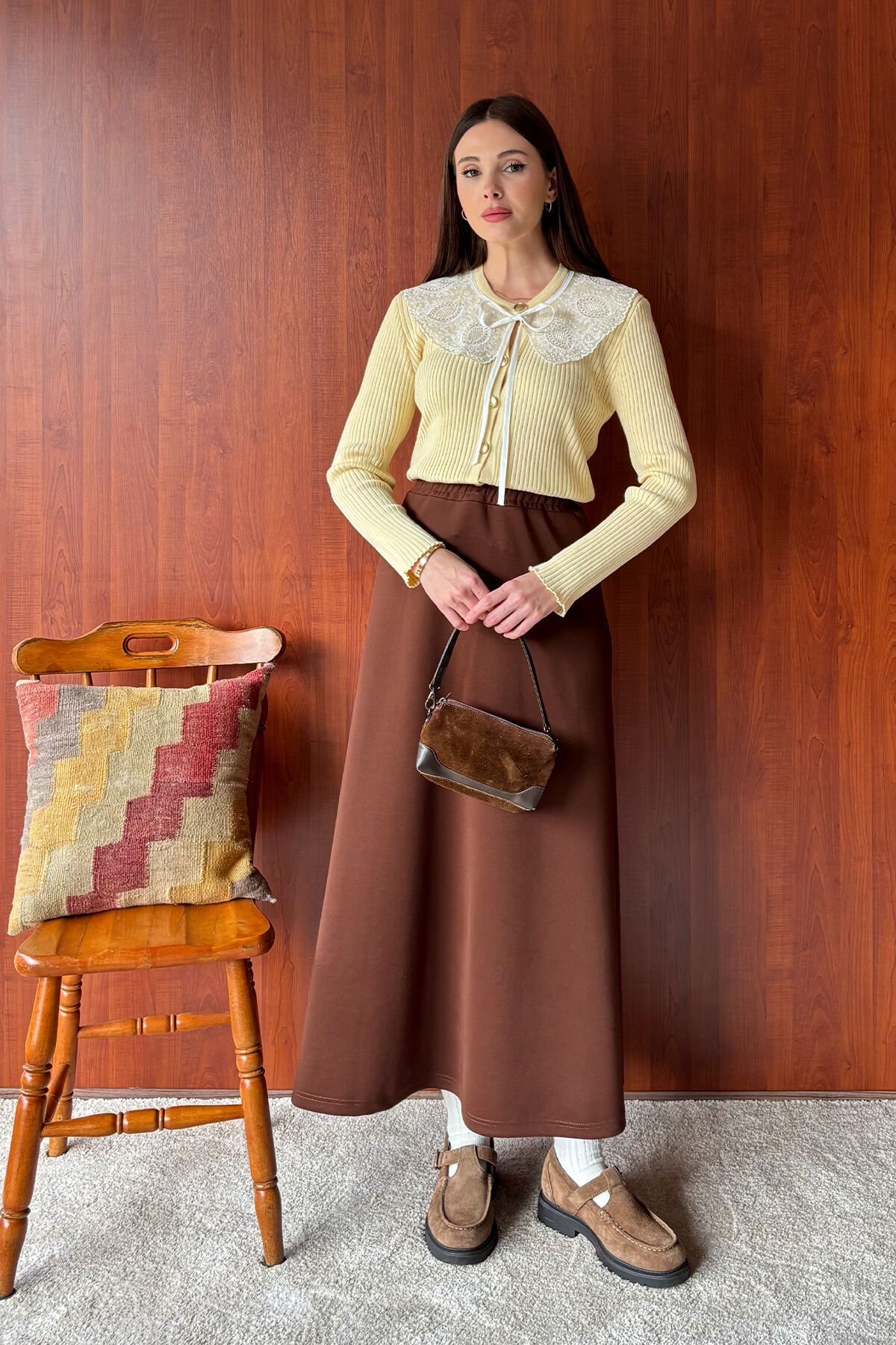 Limon Sarısı Beyaz Yakalı Triko Hırka & Acı Kahve Scuba Etek Takım