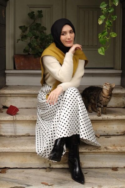 Beyaz Siyah Puantiyeli Keten Kloş Etek