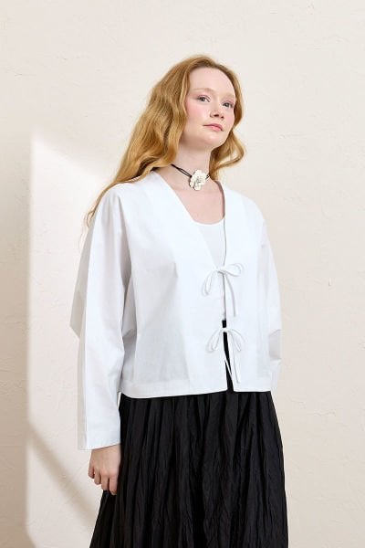 Beyaz 2 Fiyonklu Ceket