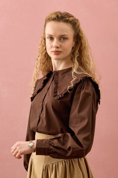 Acı Kahve Yakası Fırfırlı Crop Gömlek