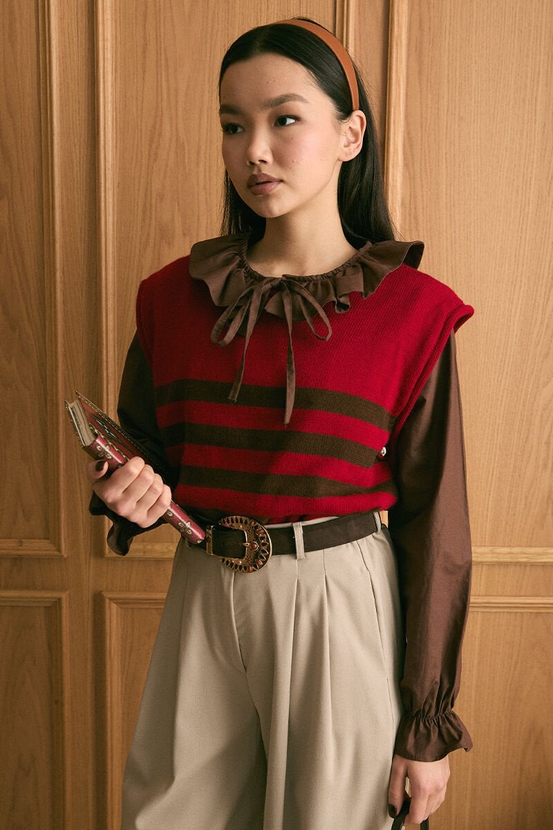 Kırmızı Çizgi Detaylı Süveter