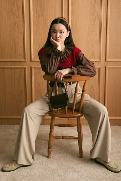 Kırmızı Çizgi Detaylı Süveter