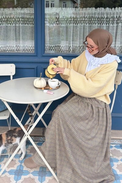 Tereyağ Sarısı Balon Kol Triko Hırka & Kaz Ayağı Desen Etek Takım