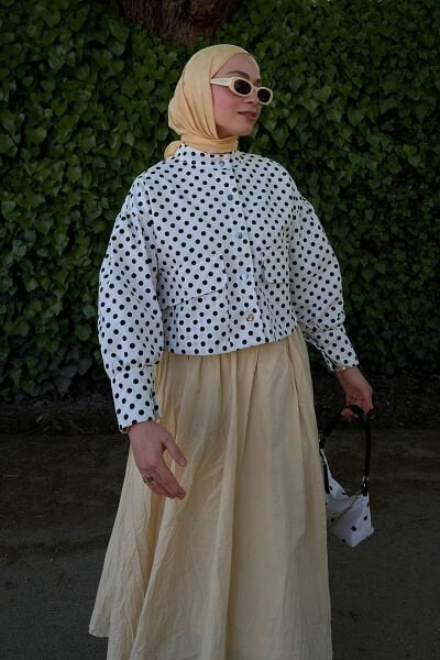 Beyaz Siyah Puantiyeli Keten Ceket & ereyağ Sarısı Kraşlı Balon Etek