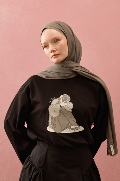 Siyah Kız Baskılı Basic Body