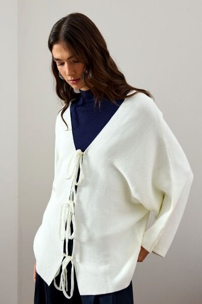 Ekru 3 Fiyonklu Triko Ceket