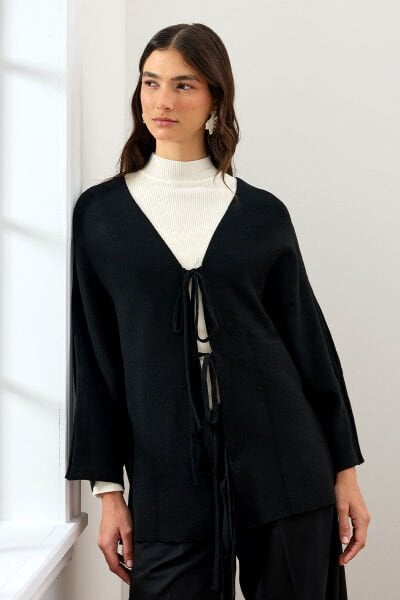 Siyah 3 Fiyonklu Triko Ceket