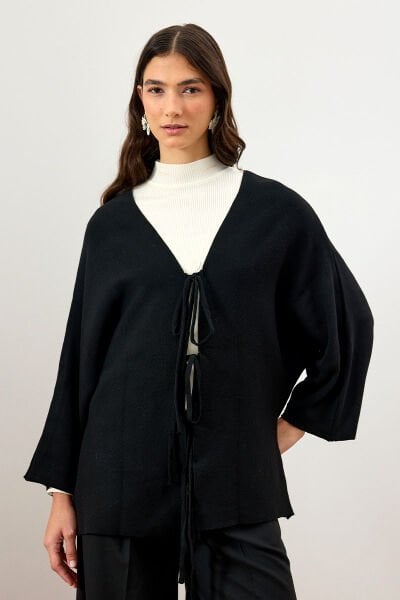 Siyah 3 Fiyonklu Triko Ceket