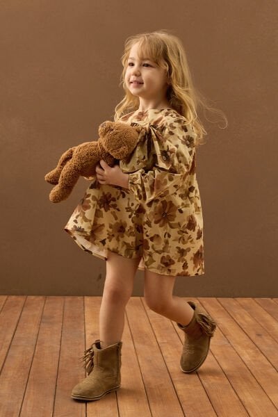 Karamel Çiçek Detaylı Çocuk Elbise