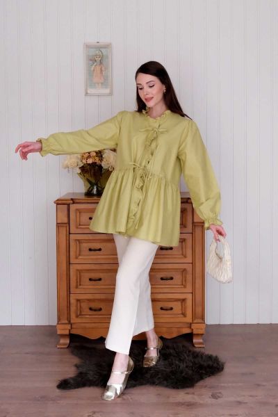 Soft Yeşil Fırfırlı Bağlamalı Tunik & Krem Boru Paça Pantolon Takım
