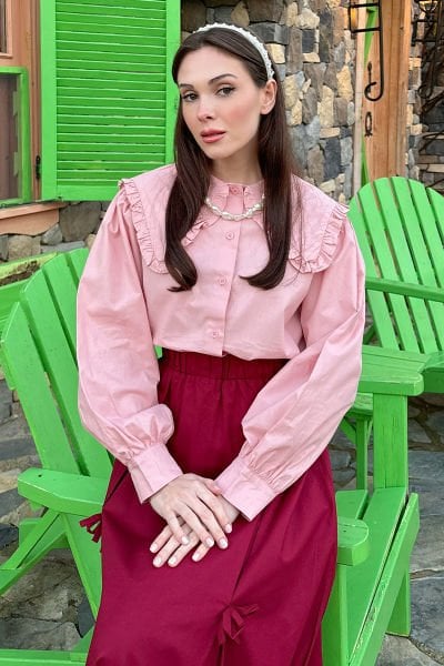 Bordo Fiyonklu Etek & Soft Pembe Yakası Fırfırlı Crop Gömlek Takım