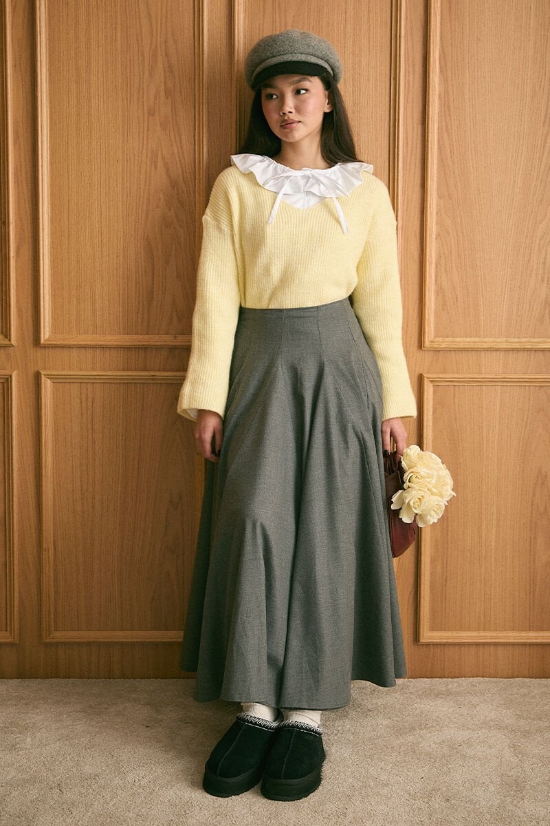 Tereyağ Sarısı V Yaka Triko Kazak & Antrasit Parçalı Etek Takım