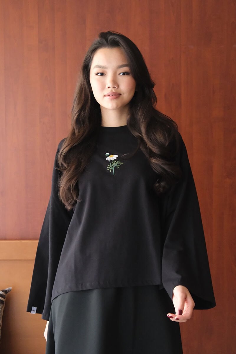 Siyah Nakışlı Body