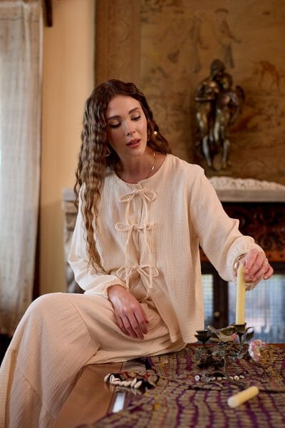 Krem Müslin 3 Fiyonklu Bluz