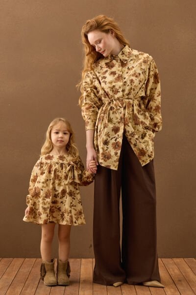 Karamel Çiçek Detaylı Çocuk Elbise & Karamel Çiçek Desenli Vintage Gömlek Takım