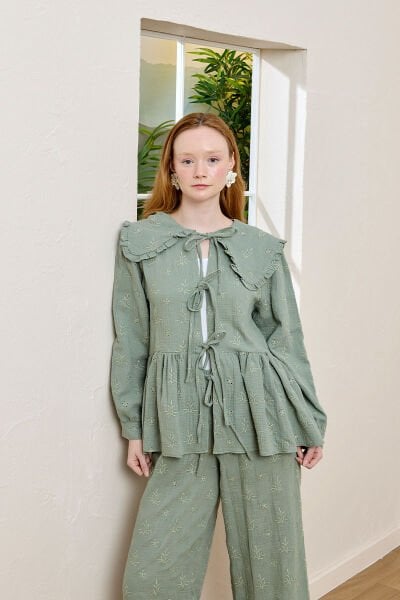 Çağla Fistolu Müslin Robalı Fiyonklu Bluz