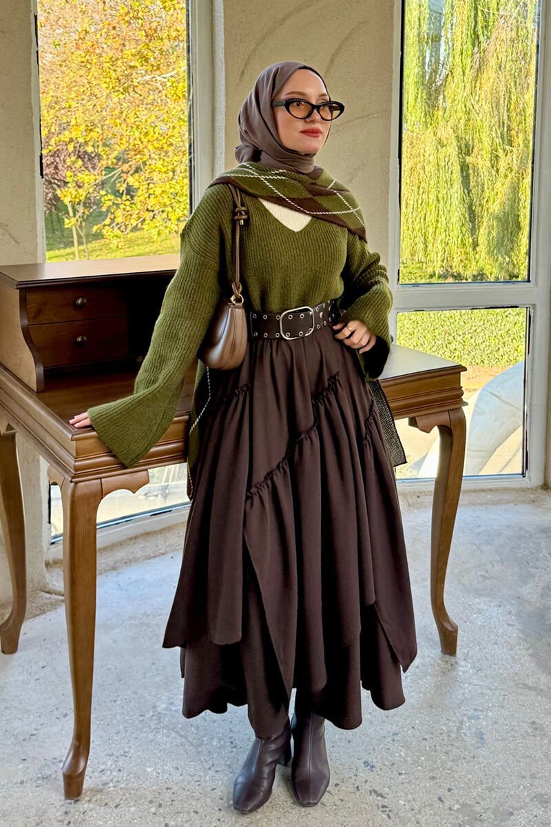 Zeytin Yeşili V Yaka Triko Kazak & Acı Kahve Poliviskon Bohem Kat Etek Takım