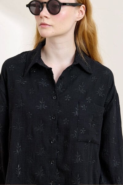 Siyah Fistolu Müslin Gömlek