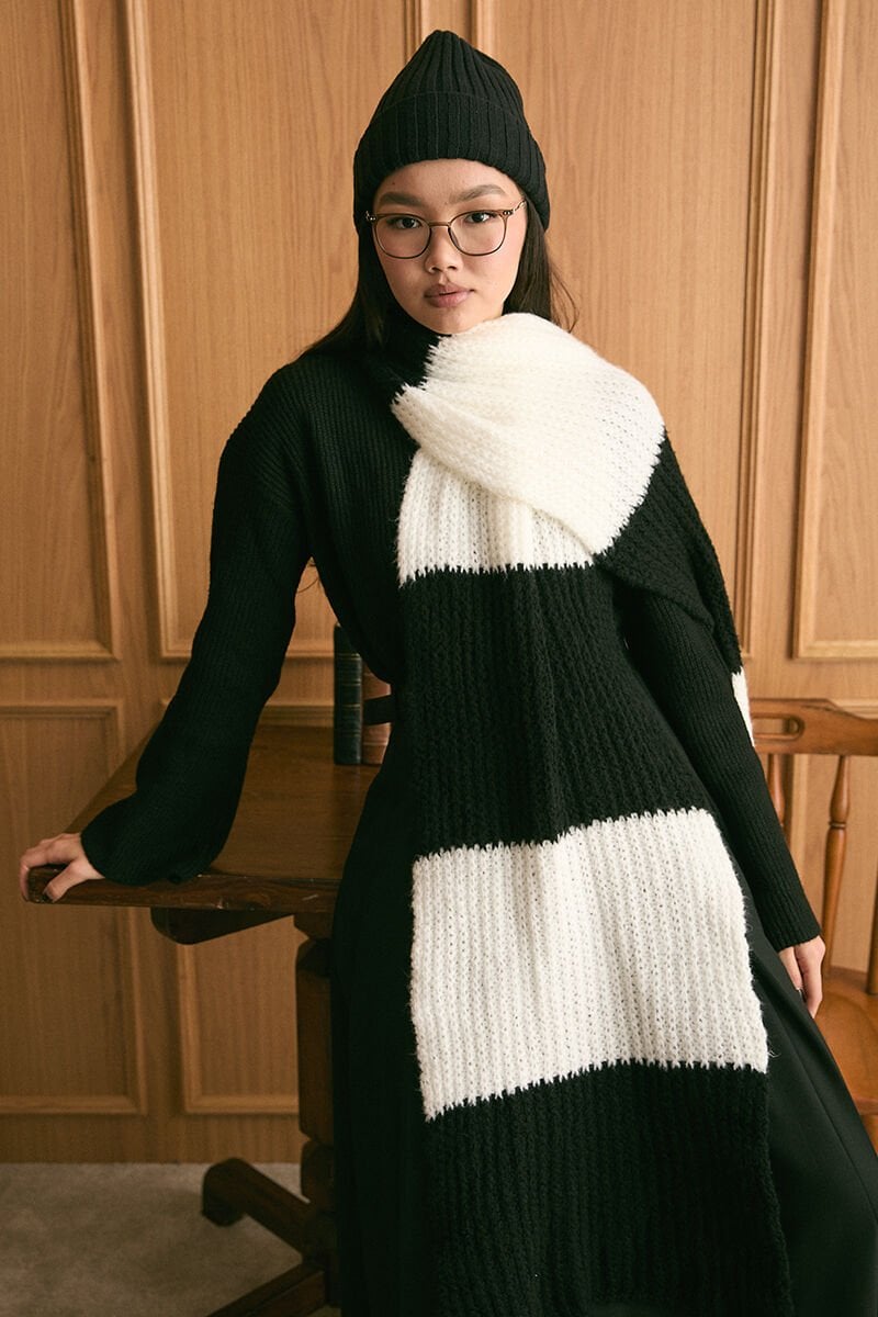 Siyah Triko İki Renk Atkı