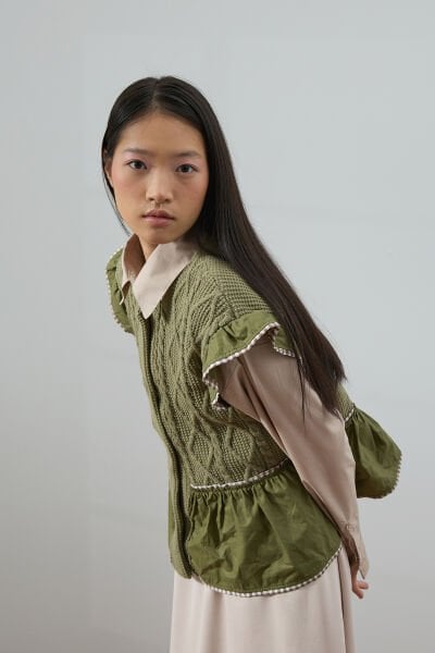 Haki Fırfırlı Triko Yelek