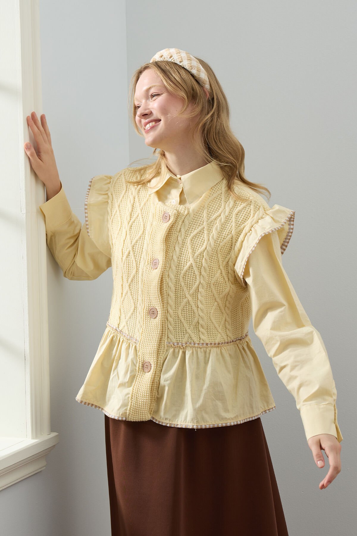 Tereyağ Sarısı Fırfırlı Triko Yelek