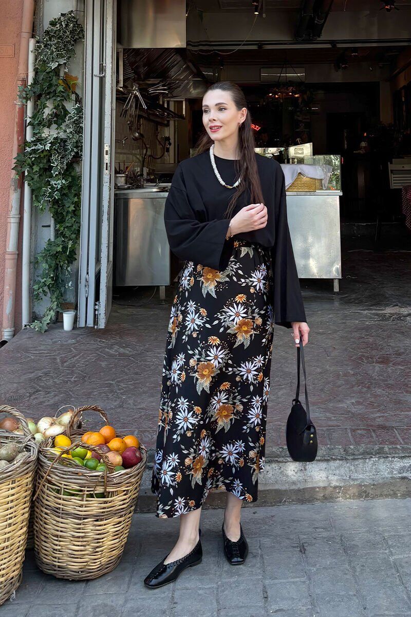 Siyah Çiçek Pamuk Saten Kloş Etek