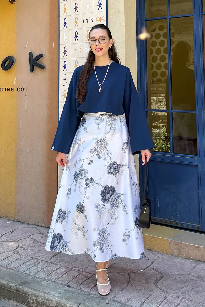 Tabanı Beyaz İndigo Gül Detay Pamuk Saten Kloş Etek