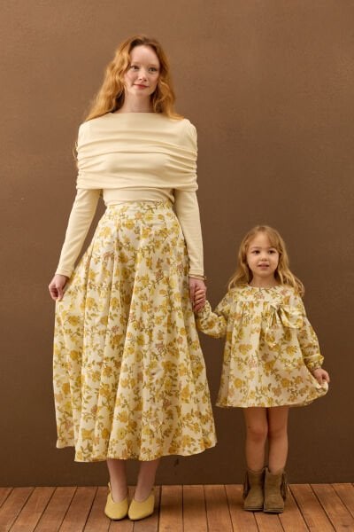 Sarı Çiçek Detaylı Çocuk Elbise