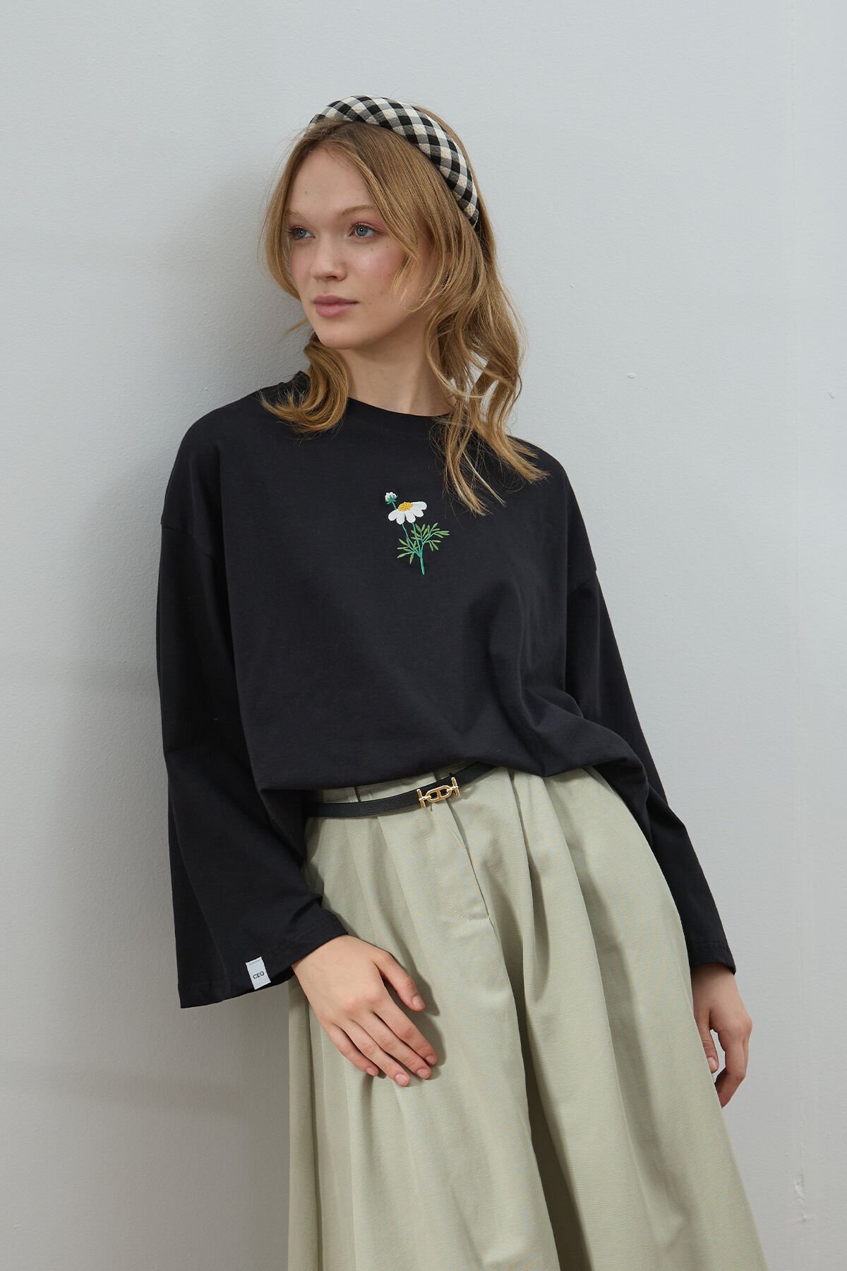 Siyah Nakışlı Body