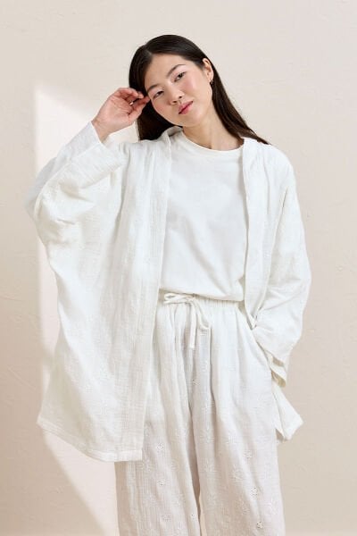 Beyaz Fistolu Müslin Kısa Kimono