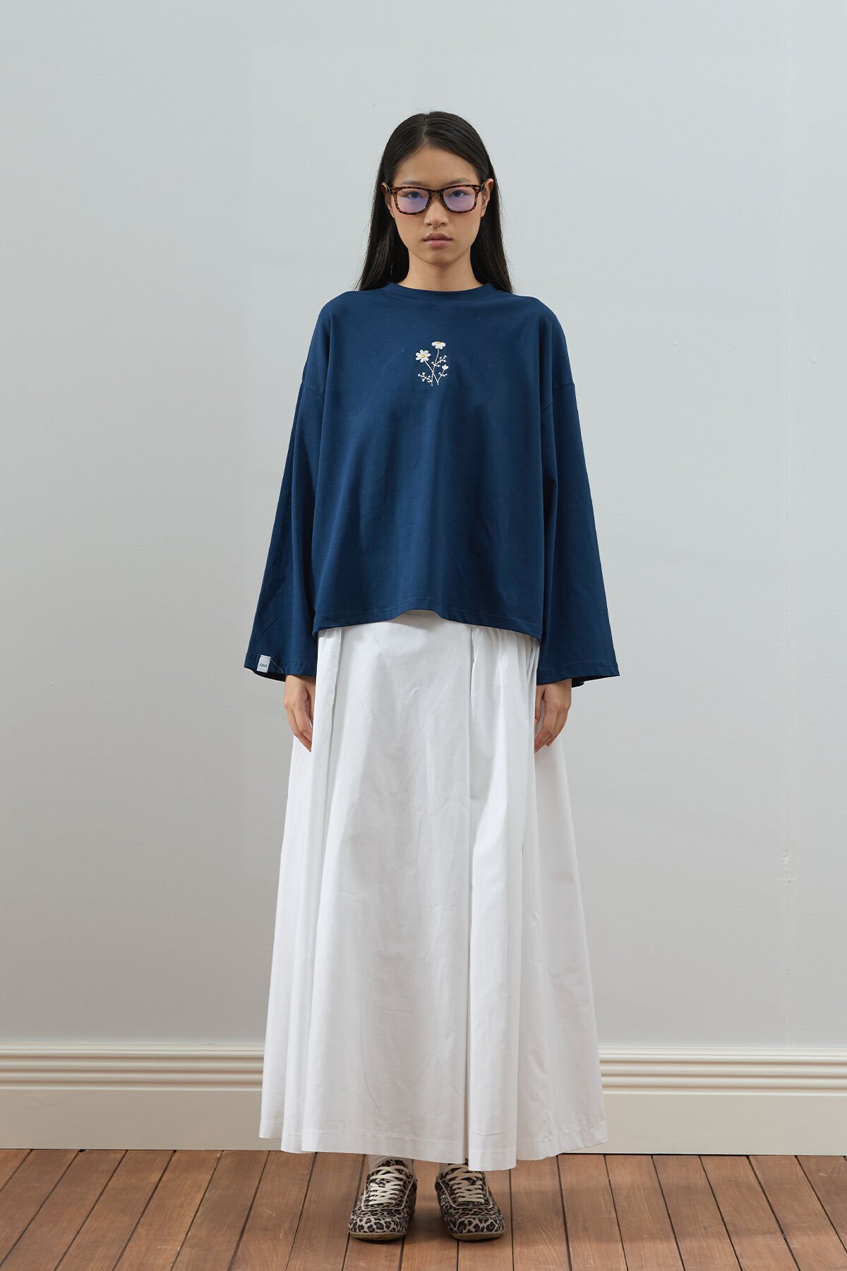 Beyaz Pile Detay Etek