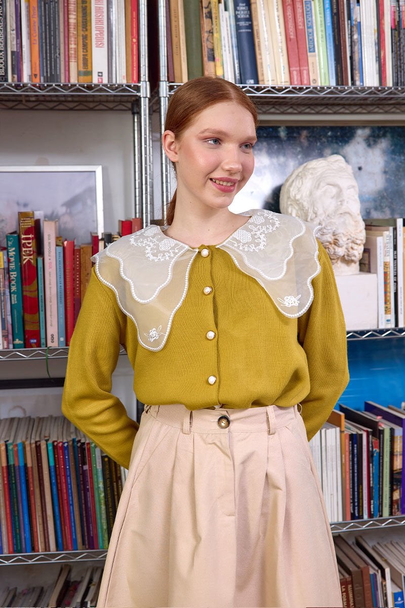 Dantel Yakalı Yağ Yeşili Triko Hırka