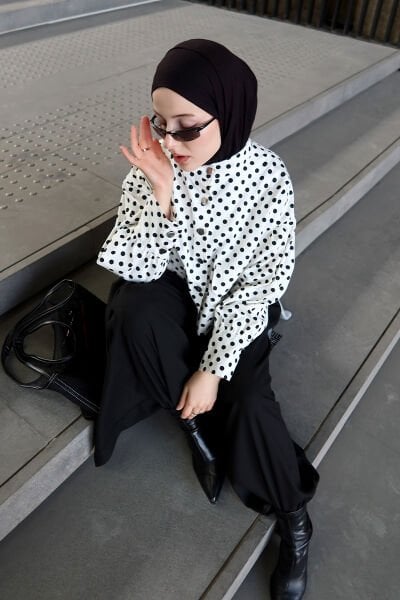 Beyaz Siyah Puantiyeli Keten Ceket