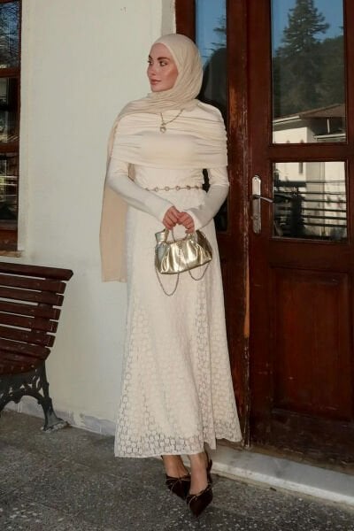 Krem Oysho Büzgü Detaylı Bluz & Krem Dantelli Kloş Etek Takım