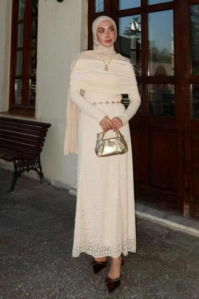 Krem Oysho Büzgü Detaylı Bluz & Krem Dantelli Kloş Etek Takım