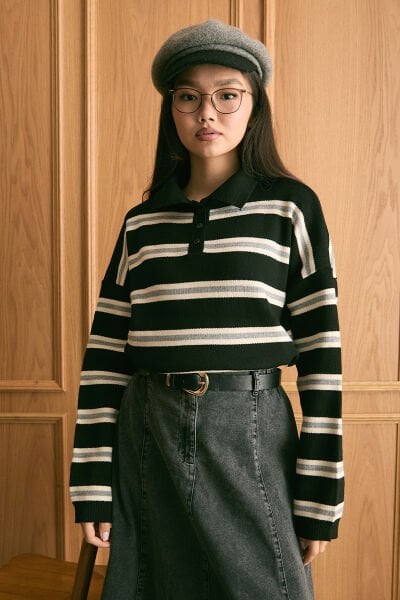 Siyah Düğme Detay Triko Kazak