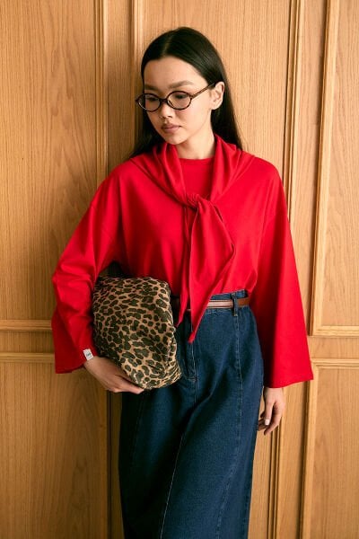 Kırmızı Fularlı Body