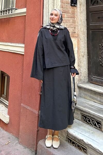 Siyah Organik Keten  Anvelop Etek & V Yaka Bluz Takım