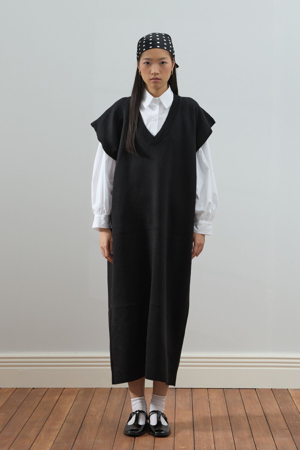 Siyah Triko V Yaka Jile