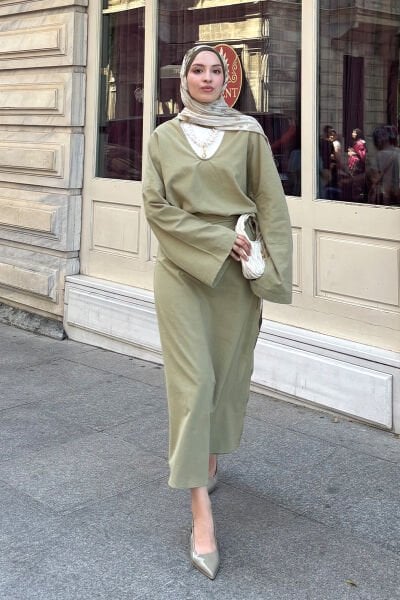 Haki Organik Keten  Anvelop Etek & V Yaka Bluz Takım