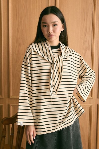 Siyah Fularlı 2 İplik Çizgili Body