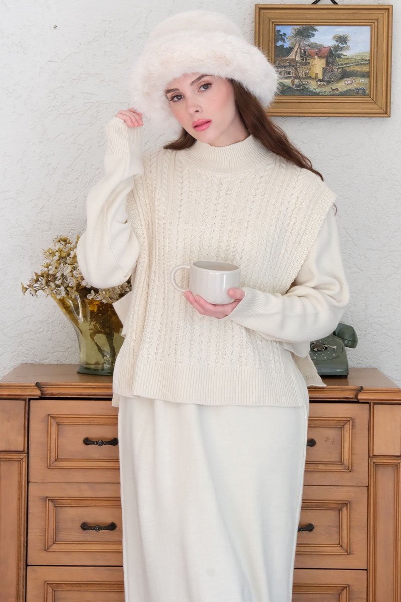 Ekru Süveterli Takım Triko Elbise