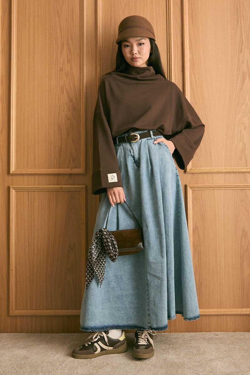 Acı Kahve Dik Yaka Kışlık Body & Buz Mavisi Kot Tek Düğmeli Etek Takım