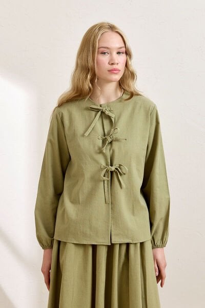 Haki Üç Fiyonklu Organik Keten Bluz