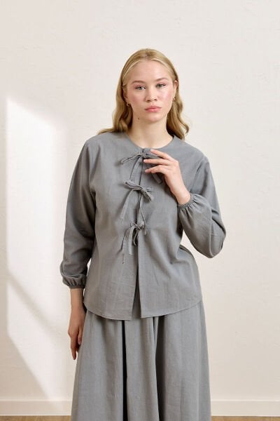 Gri Üç Fiyonklu Organik Keten Bluz
