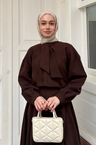 Acı Kahve Yakası Fiyonklu Krep Gömlek