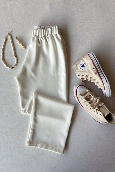 Beyaz Krep Boru Paça Pantolon