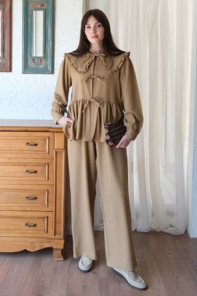 Karamel Poliviskon Robalı Fiyonklu Bluz & Bol Paça Pantolon Takım