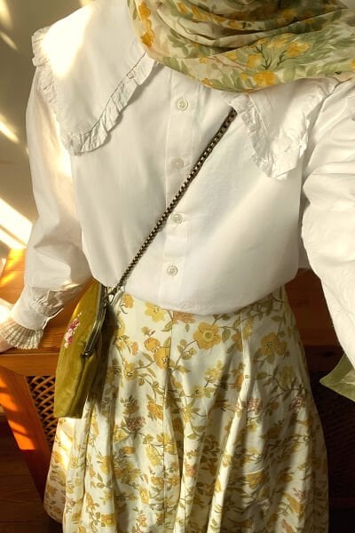 Ekru Yakası Fırfırlı Crop Gömlek